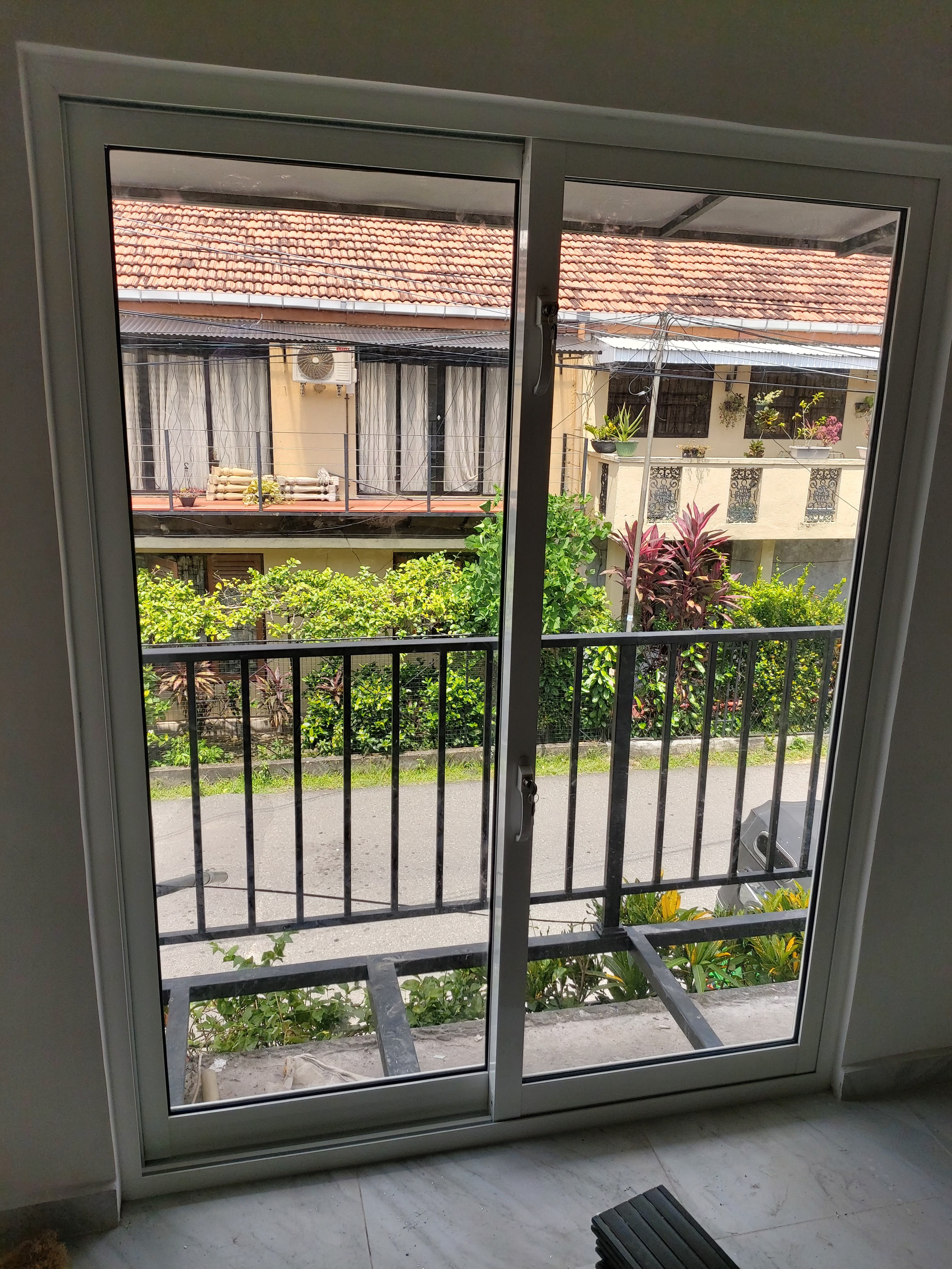Sliding Windows (R) (P03) photo 4