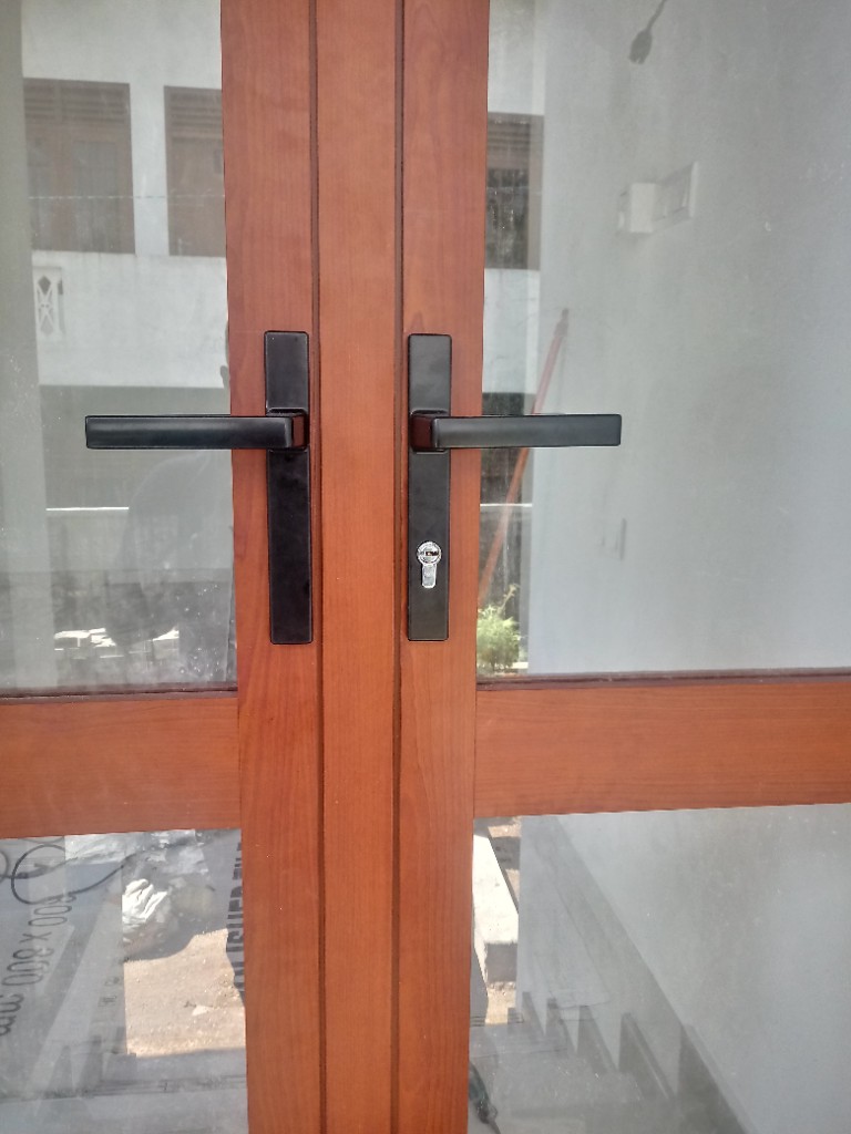 C_ Groove Doors (R) (P01) photo 3