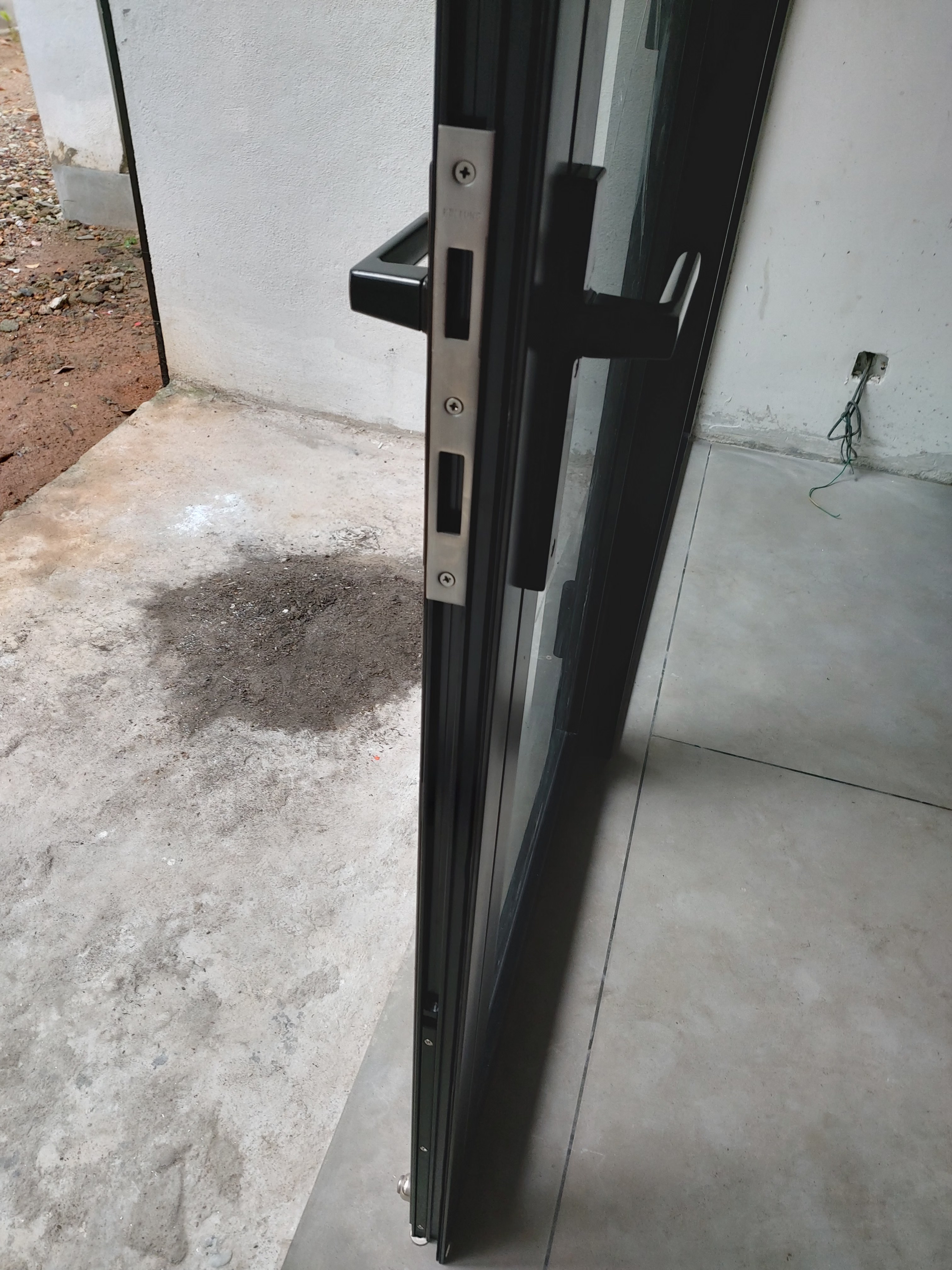 C_ Groove Doors (R) (P02) photo 4