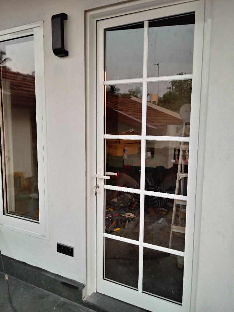C_ Groove Doors (R) (P03)